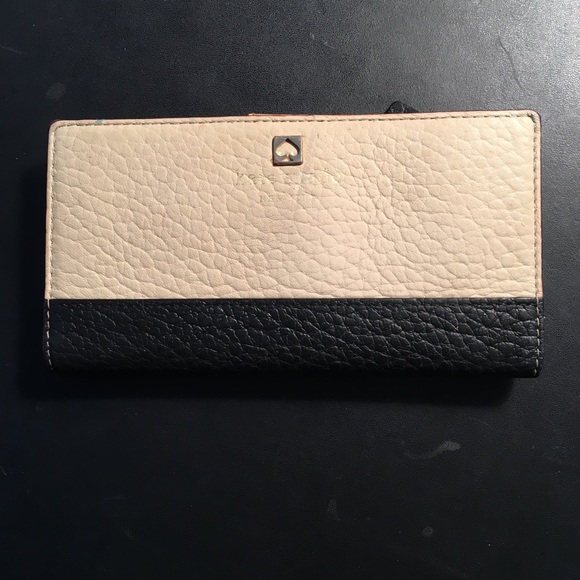 Kate Spade Wallet EUC buttermilk/black. - Picture 7 of 7